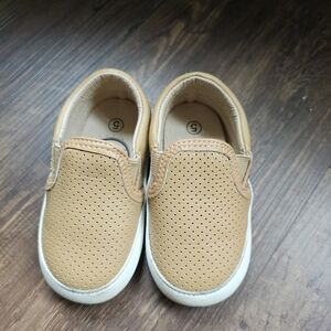 Little Love Bug - Tan Quinn